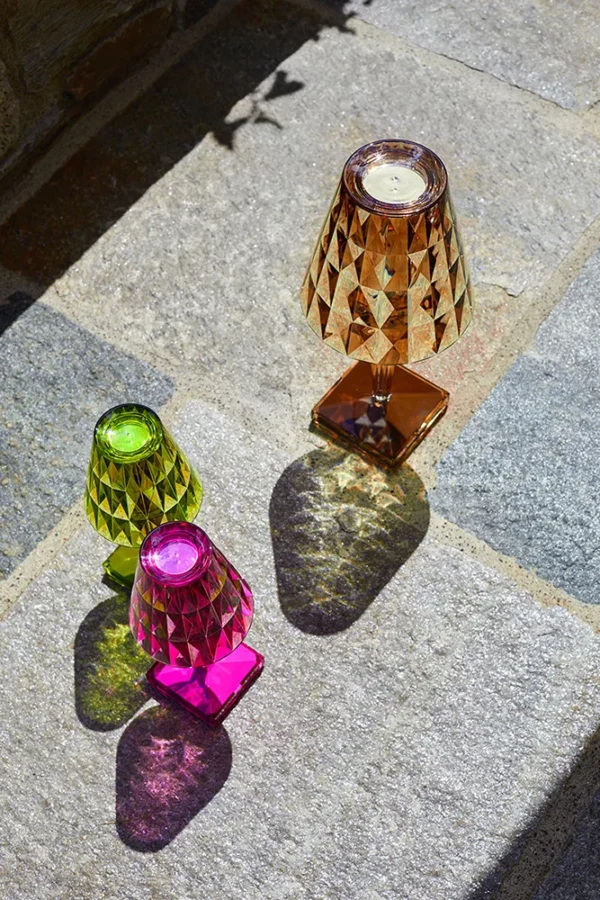Kartell Battery Lampada Da Tavolo A Batteria, Ricaricabile USB, 30 Cm, Rosa Menta, PMMA Riciclato, Indoor E Outdoor